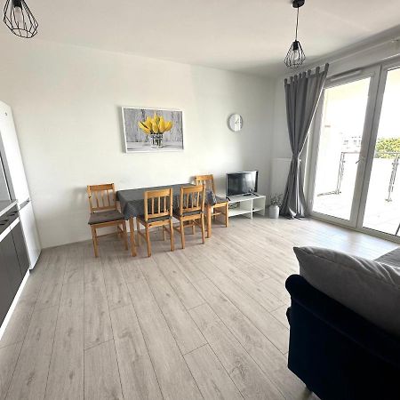 Sdh 1 Radzymin Comfortable Apartment Near Warsaw Eksteriør billede
