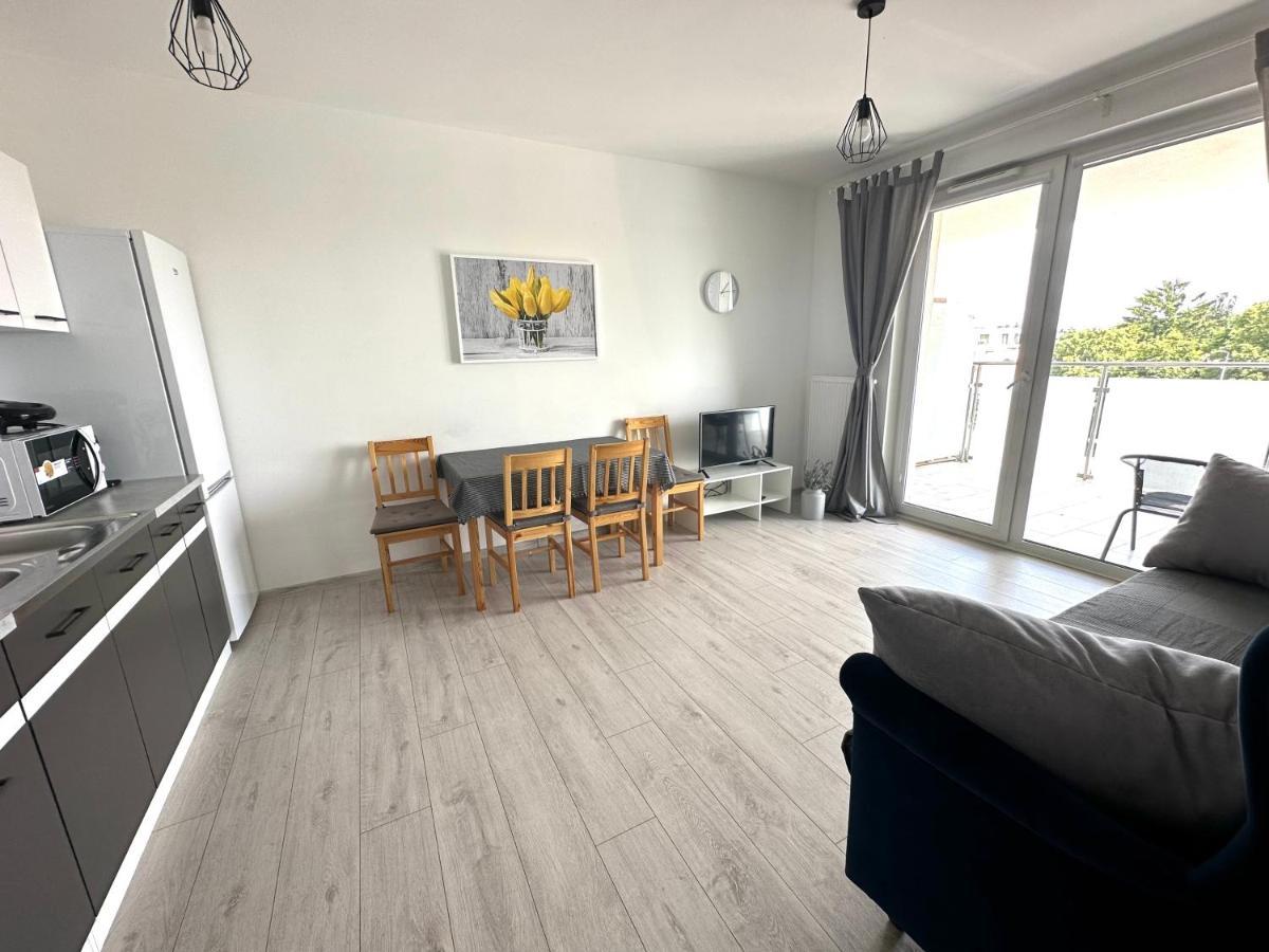 Sdh 1 Radzymin Comfortable Apartment Near Warsaw Eksteriør billede