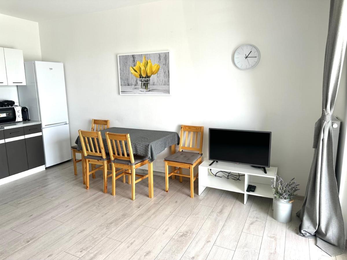 Sdh 1 Radzymin Comfortable Apartment Near Warsaw Eksteriør billede